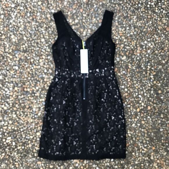 BCBG Black Lace from zip mini party dress 0 - Picture 4 of 7